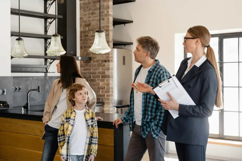 Essential Open House Etiquette for Savvy Home Buyers